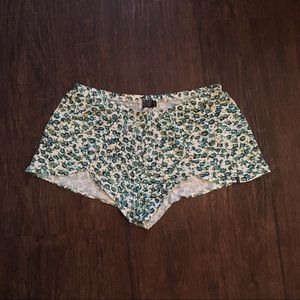 4 for $20 ✨ Volcom Flower Shorts